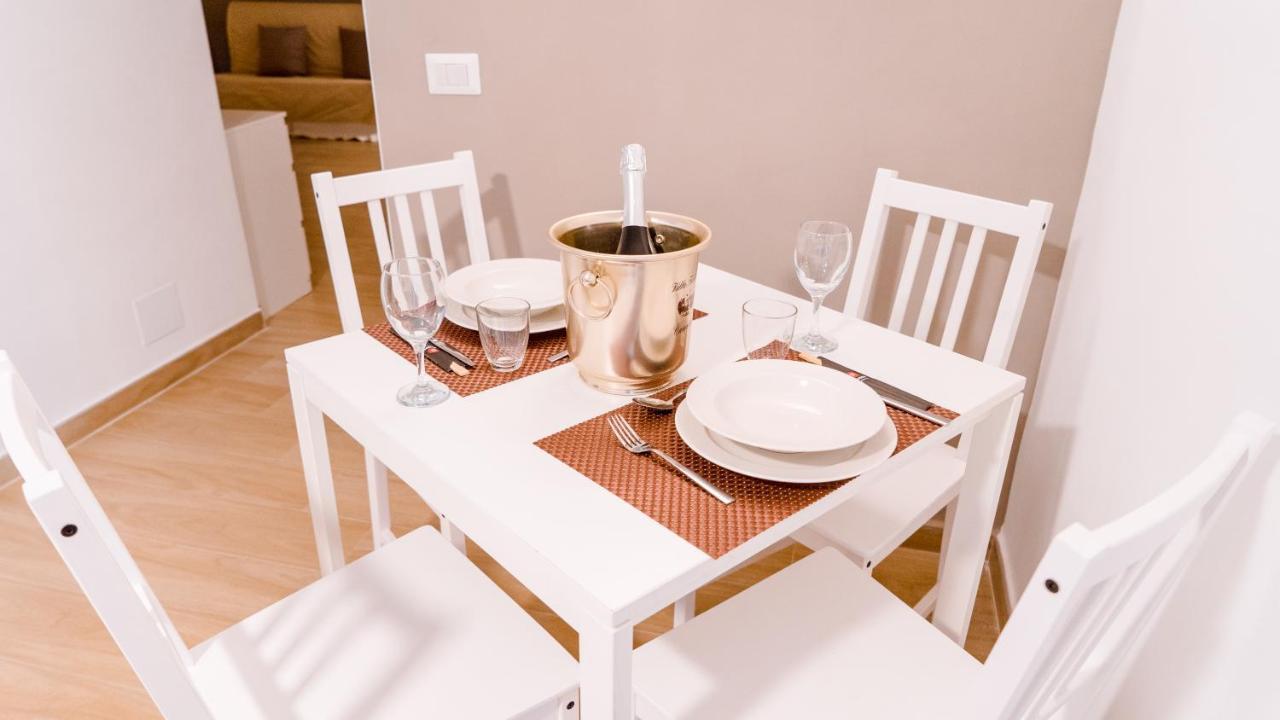 Reginella Duomo Apartment نابولي المظهر الخارجي الصورة